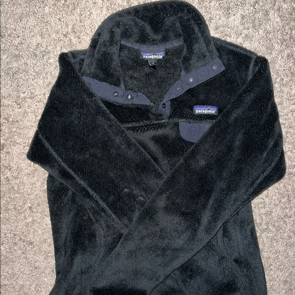 Black Patagonia Pullover